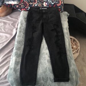 black distressed skinny jeans